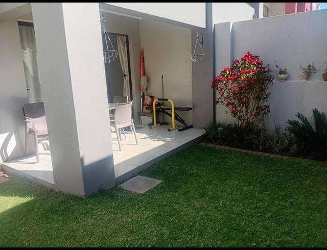 1 BEDROOM APARTMENT FOR SALE IN SUNNINGHILL